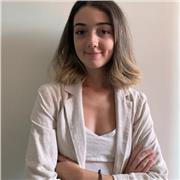 Dottoressa in economia aziendale, ex-studentessa liceo classico, offre ripetizioni di diverse materie